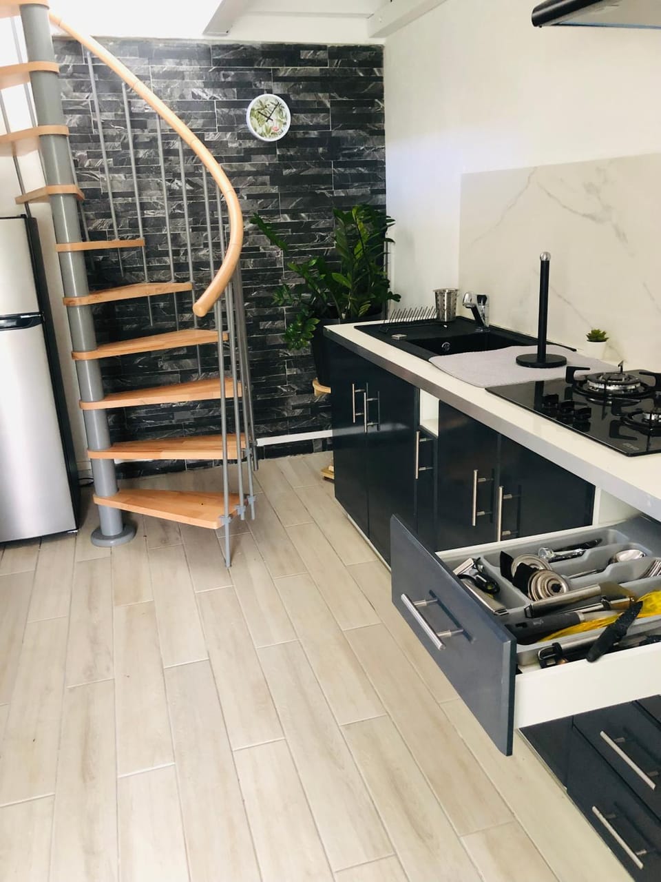 Kitchen or kitchenette, pet friendly, stove