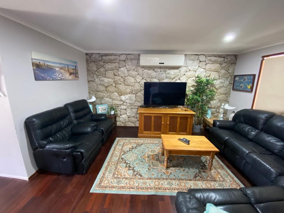 Seagull Rock, 47 Bower Street House in Jurien Bay