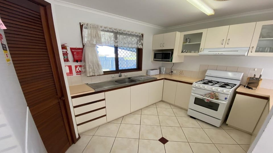 Saltaire, 27 Lesueur Drive House in Jurien Bay