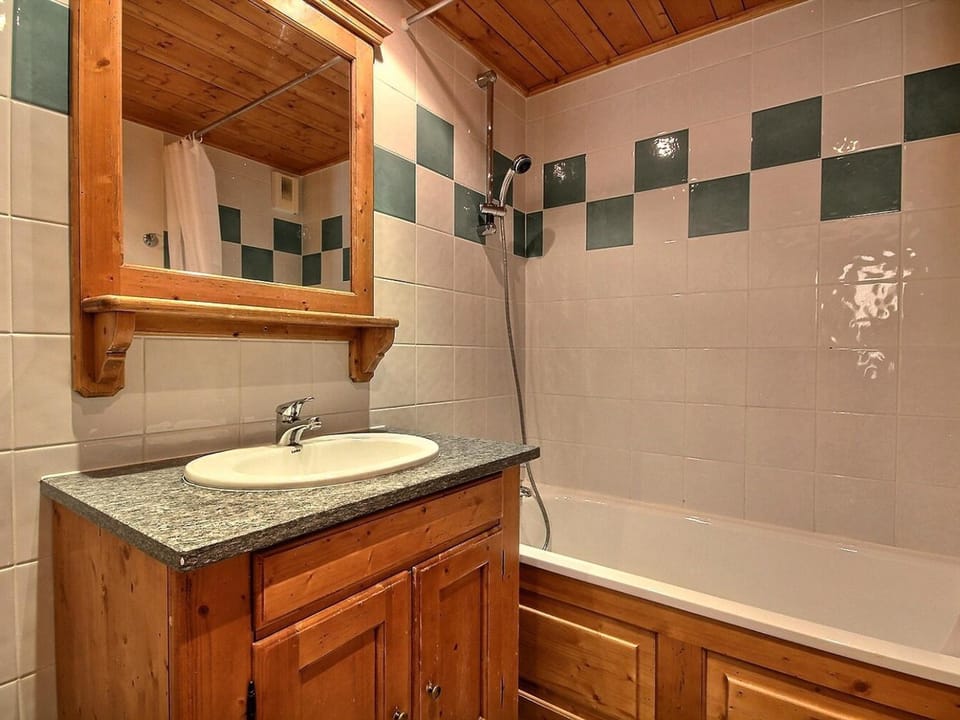 Appartement spacieux avec piscine, parking, jusqu'à 6 personnes - FR-1-455-218 Apartment in Mâcot-la-Plagne