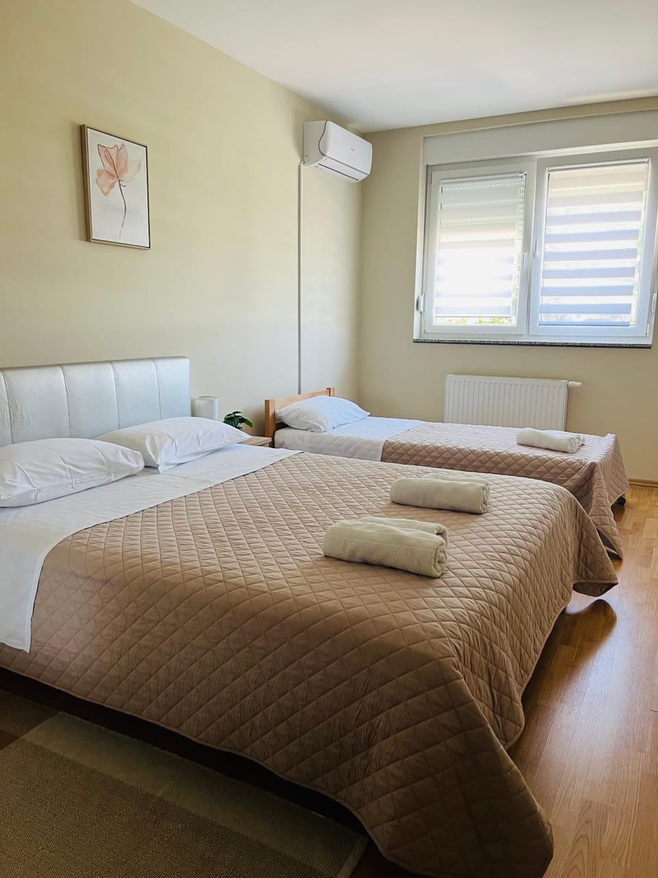 Bedroom, towels, air conditioner
