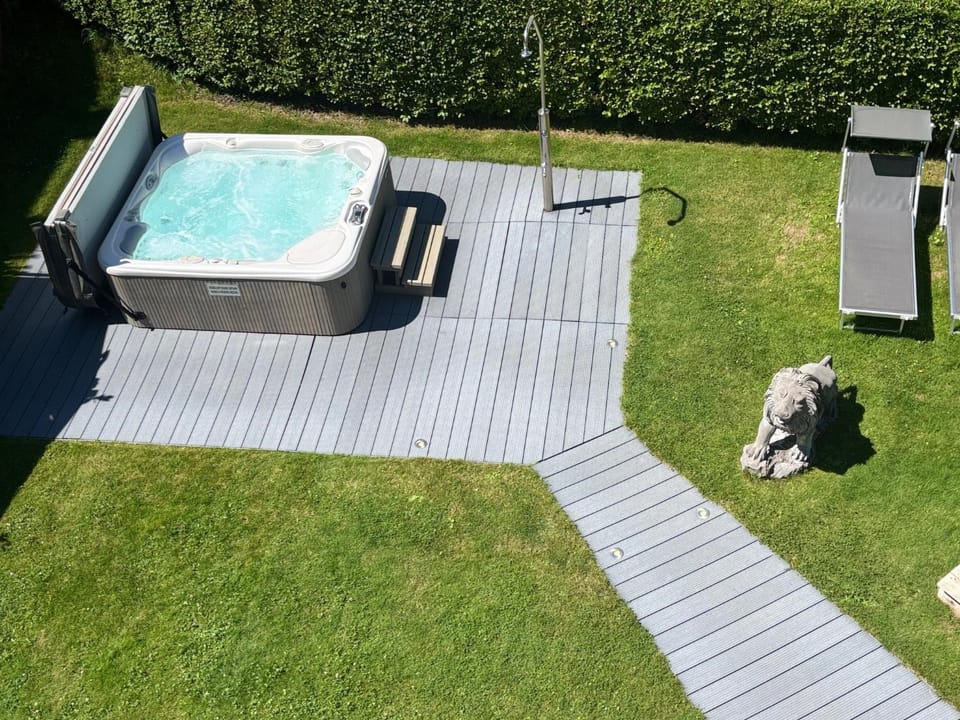 Property building, Swimming pool