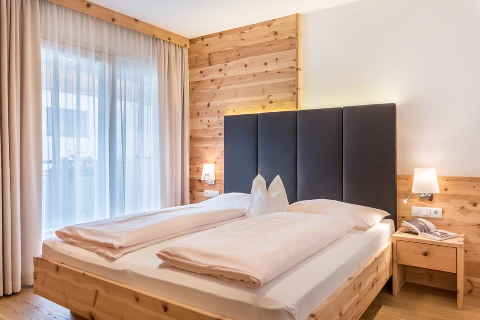 Property building, Living room, Bedroom