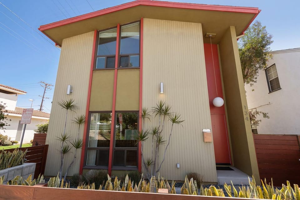 Property building, Street view