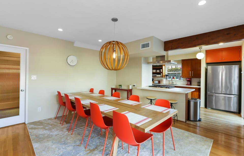 Dining area, kitchen