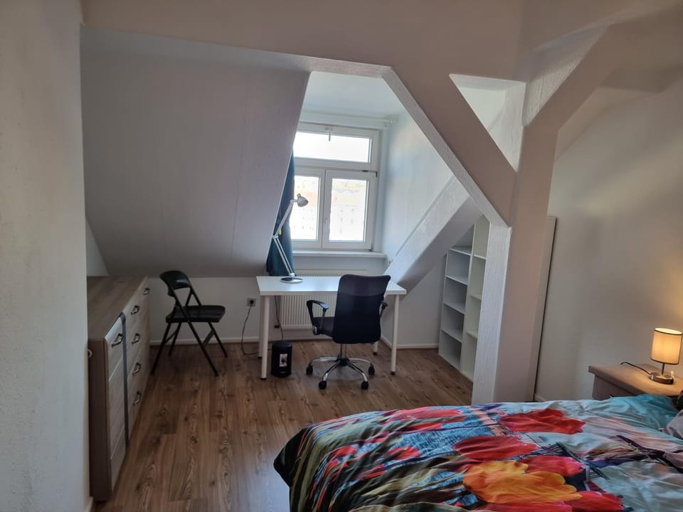 Seating area, Bedroom