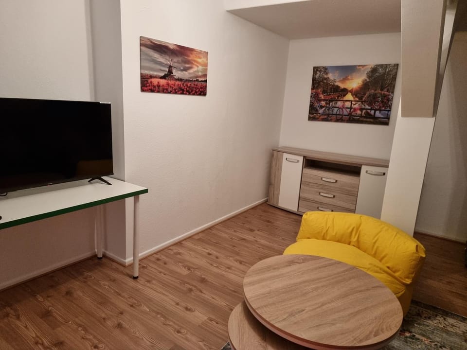 TV and multimedia, Seating area