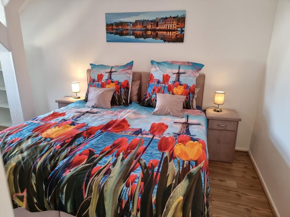 Bed, Bedroom