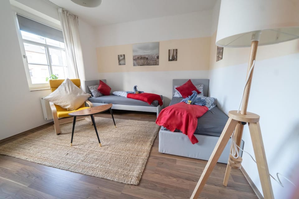 Bed, Living room, Seating area, Bedroom