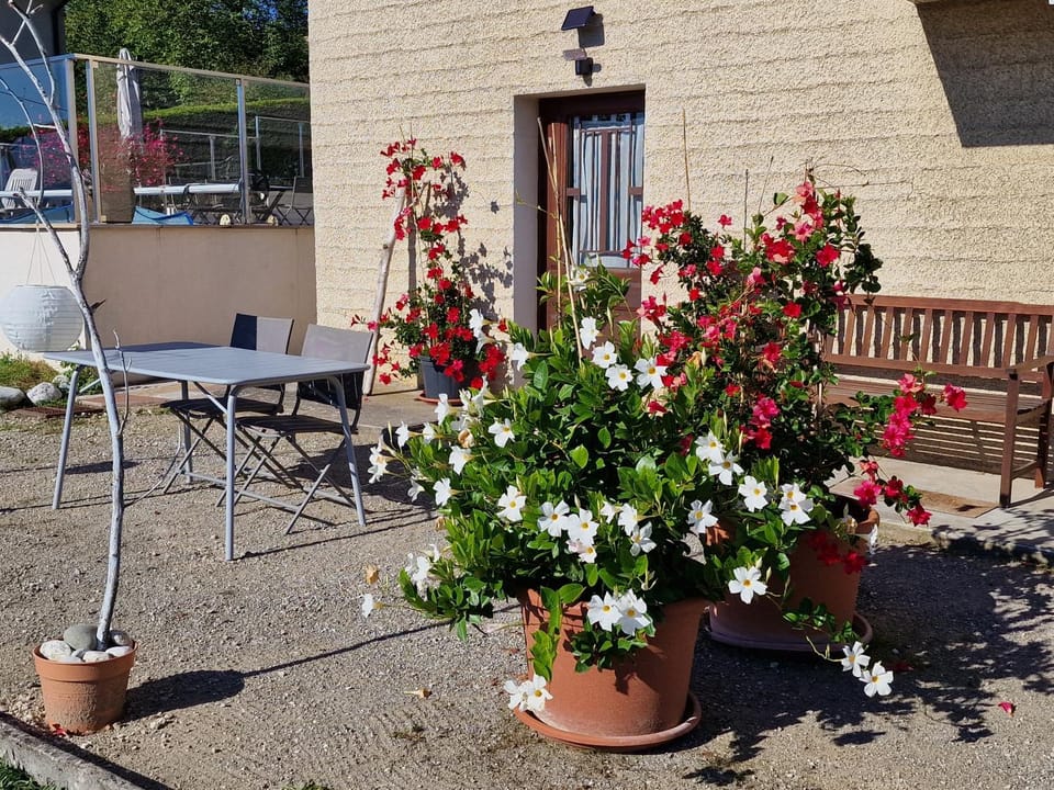 Property building, Swimming pool, Breakfast