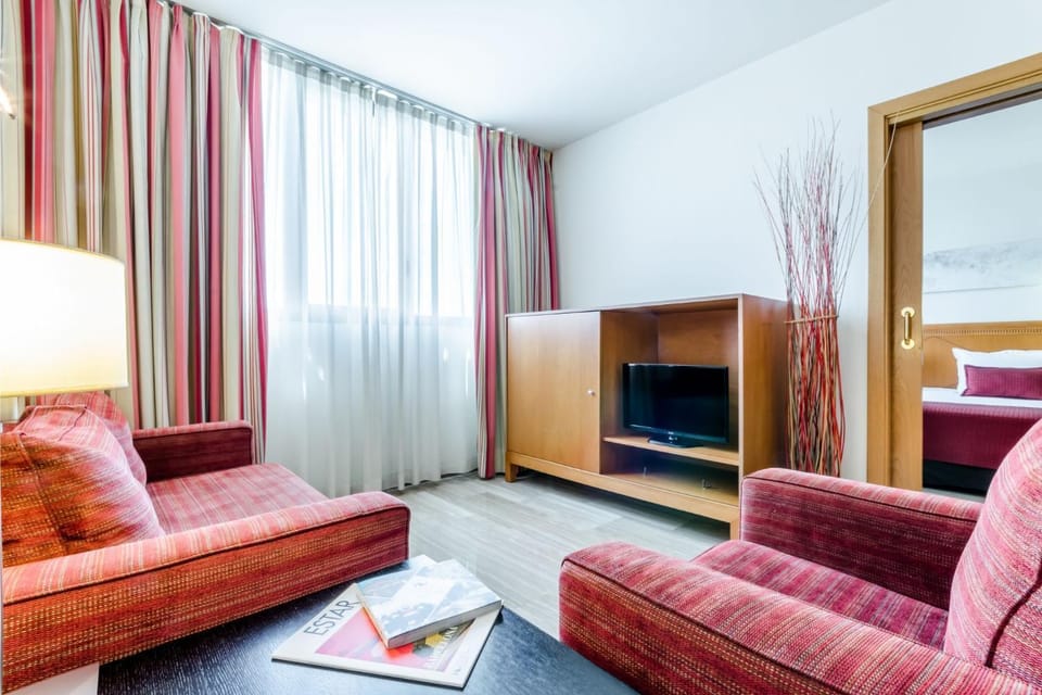 TV and multimedia, Seating area