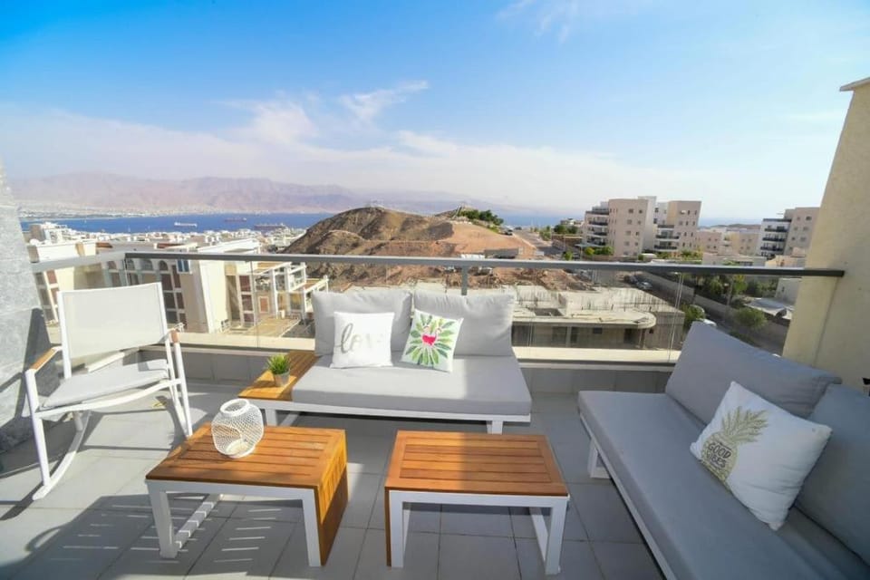 Gorgeous - Red rock and Sea view. Apartment in Eilat