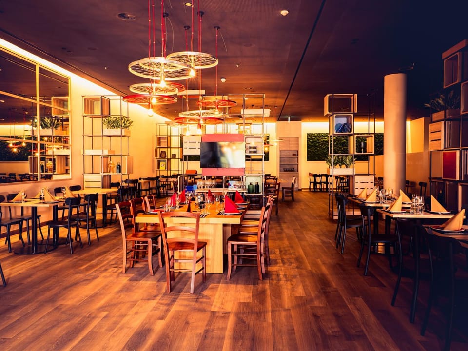 Restaurant/places to eat, Food and drinks, Breakfast