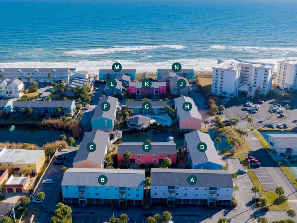 Property building, Bird's eye view, Beach, Parking