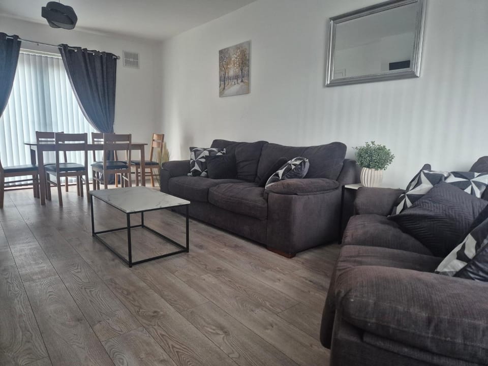 TV and multimedia, Living room, Dining area