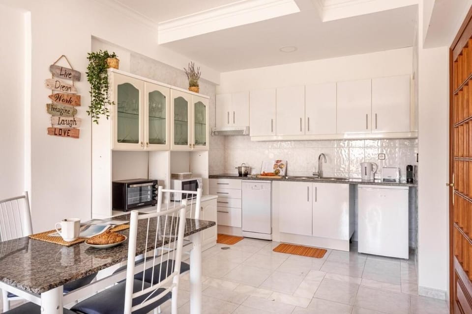 GuestReady - Deluxe home with terrace in Caparica Apartment in Costa da Caparica
