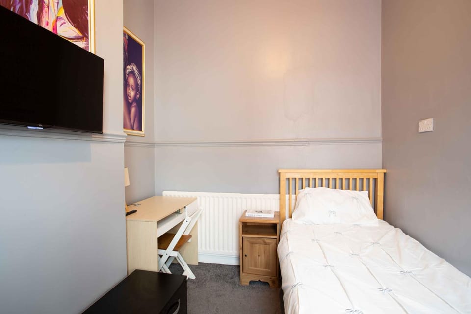 The Superhost - 4 BR House Apartment in Sunderland