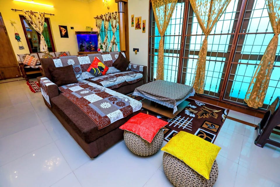 Bed, Living room