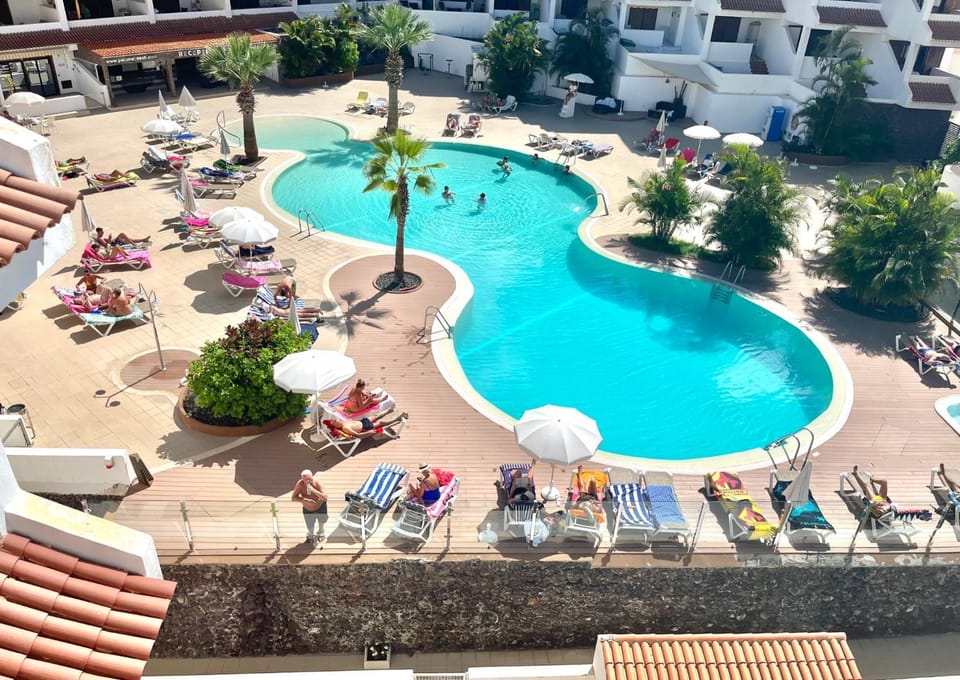 Patio, View (from property/room), Balcony/Terrace, Pool view, Swimming pool, sunbed