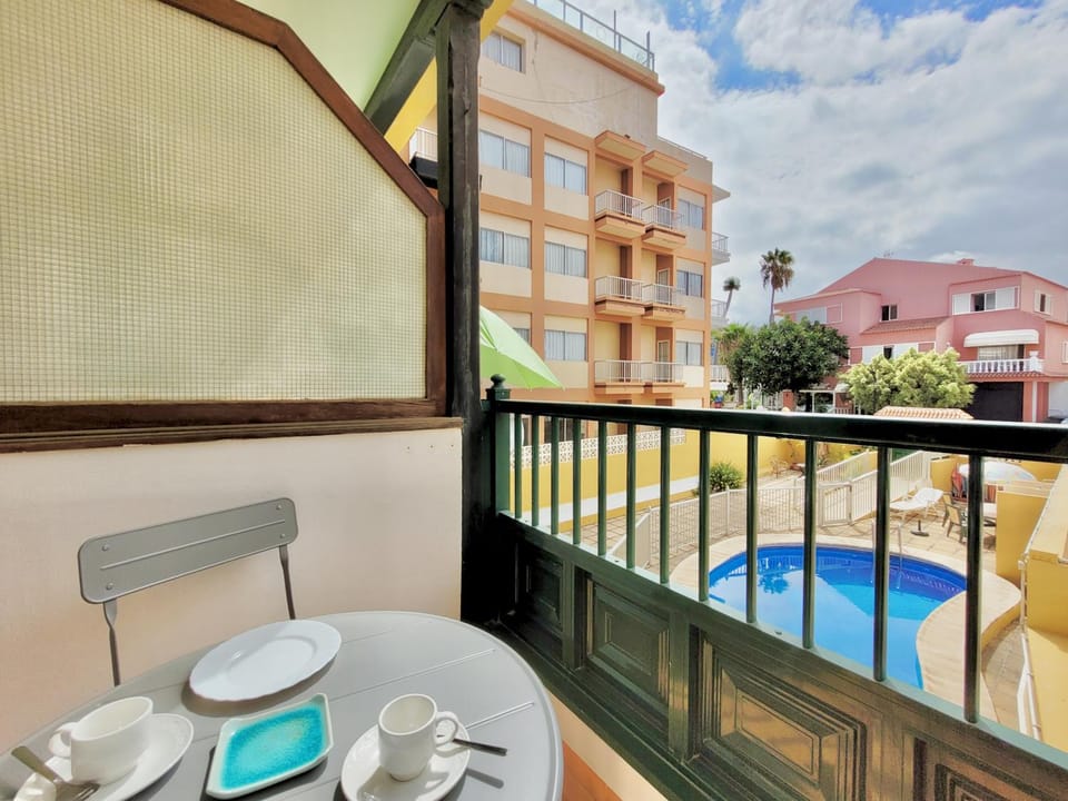 Balcony/Terrace, Pool view