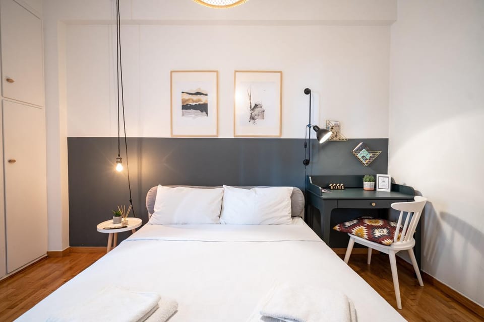 Bed, Photo of the whole room, Bedroom