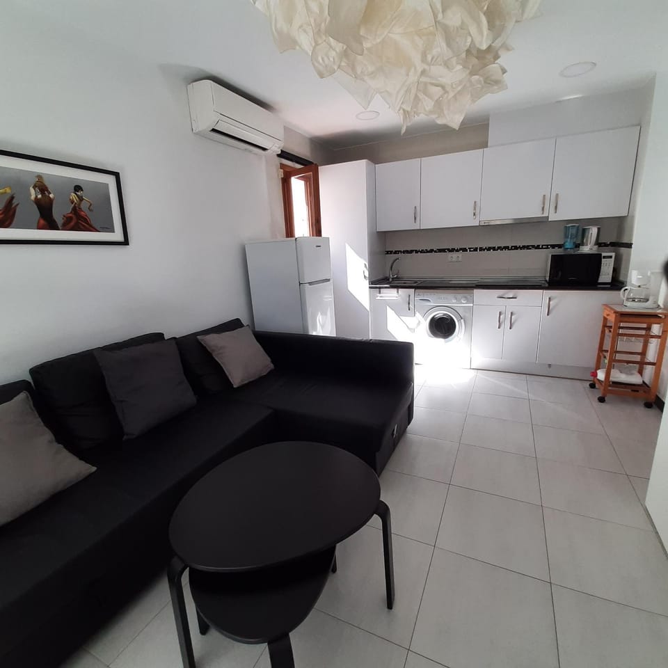 Kitchen or kitchenette, Seating area