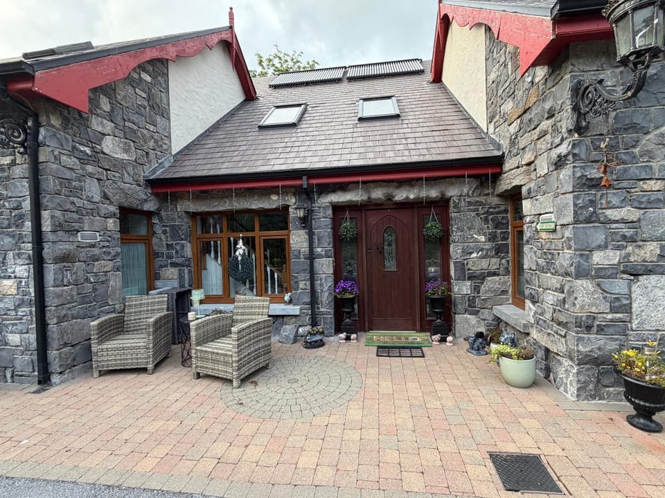 Salmon Weir Lodge Bed and Breakfast in County Mayo