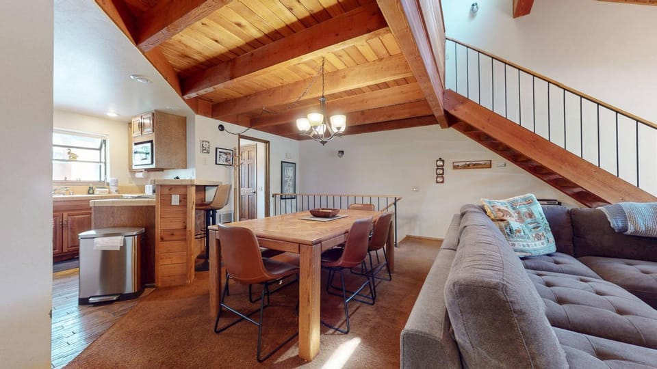 Snowflower #87 condo Apartment in Mammoth Lakes