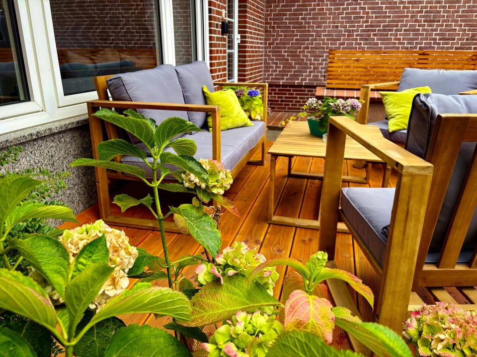 Balcony/Terrace, Seating area