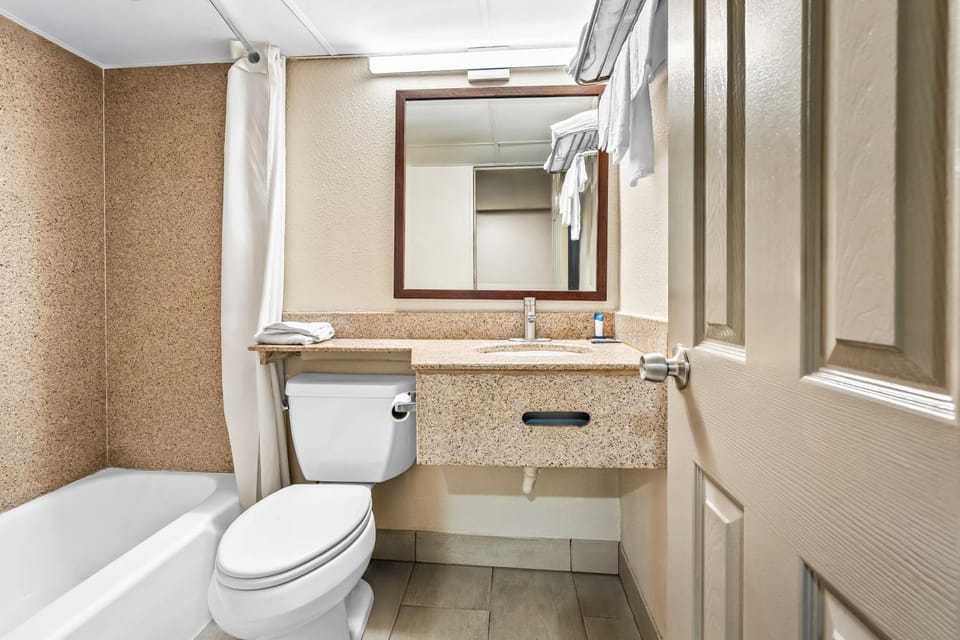 Red Carpet Inn and Suites Hotel in Deptford
