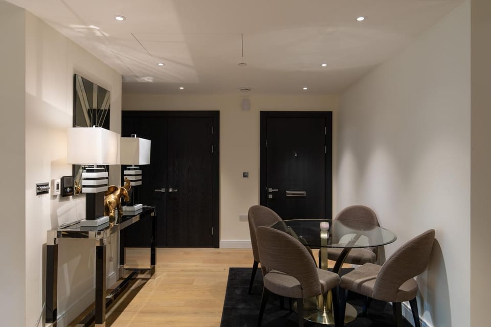 Living room, Dining area