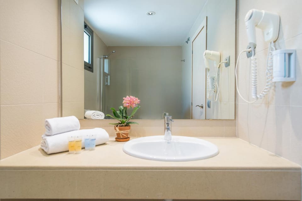 Atenea Park Suites & Apartments Apartment hotel in Garraf