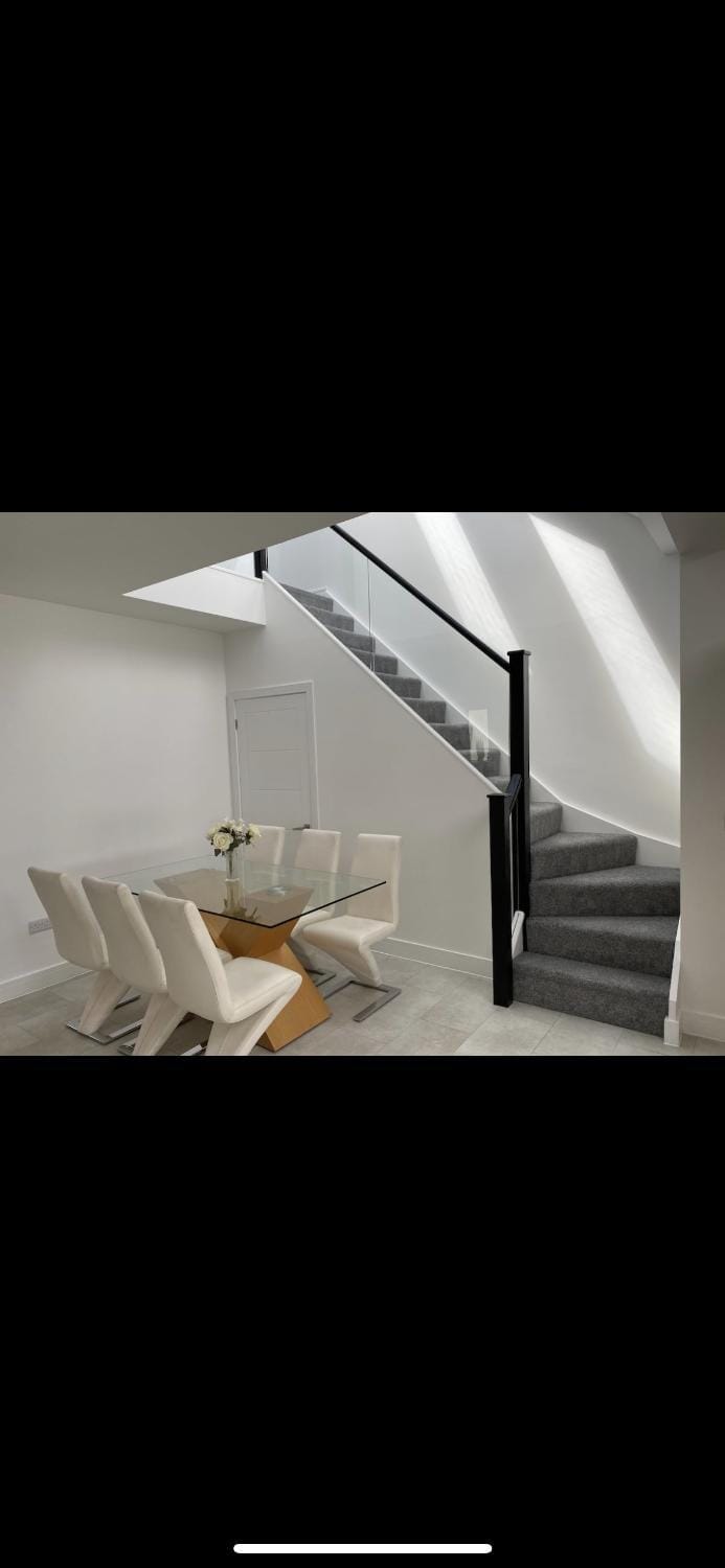 Perfect 4 bedroom 2 bathroom Home House in Edinburgh