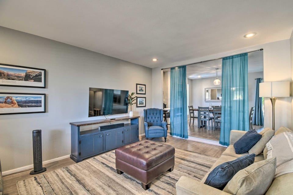 1 Mi to Dobson Ranch: Modern Escape w/ Gazebo! House in Dobson Ranch