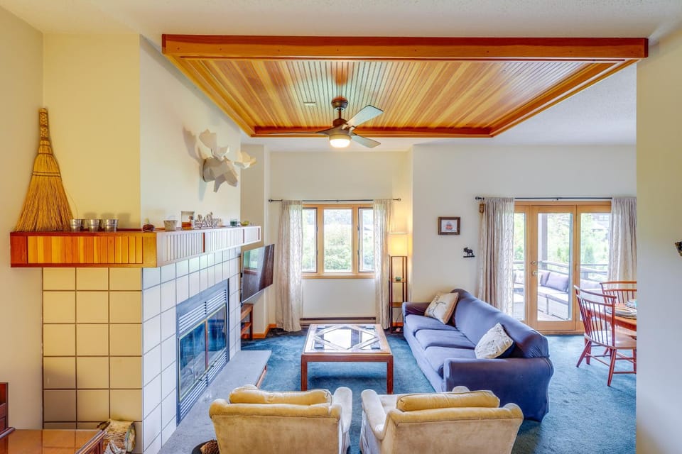 Lake Placid Condo w/ Patio - Walk to Beach! House in Adirondack Mountains
