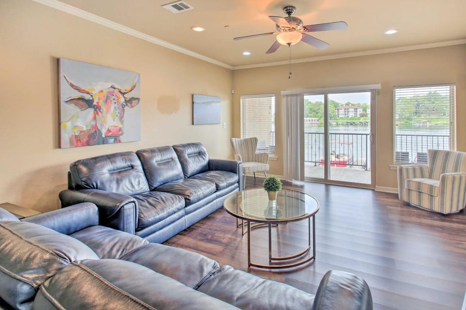 Balcony and Boat Slip Lakefront Unit in Hot Springs Apartment in Lake Hamilton