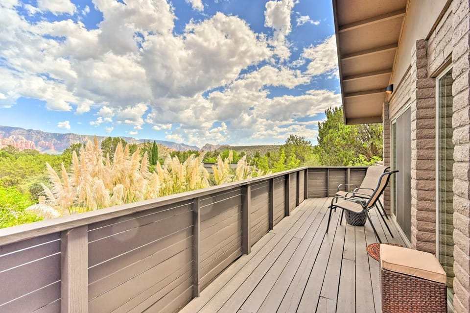 Patio & Panoramic Desert Views: Sedona Getaway! House in Sedona