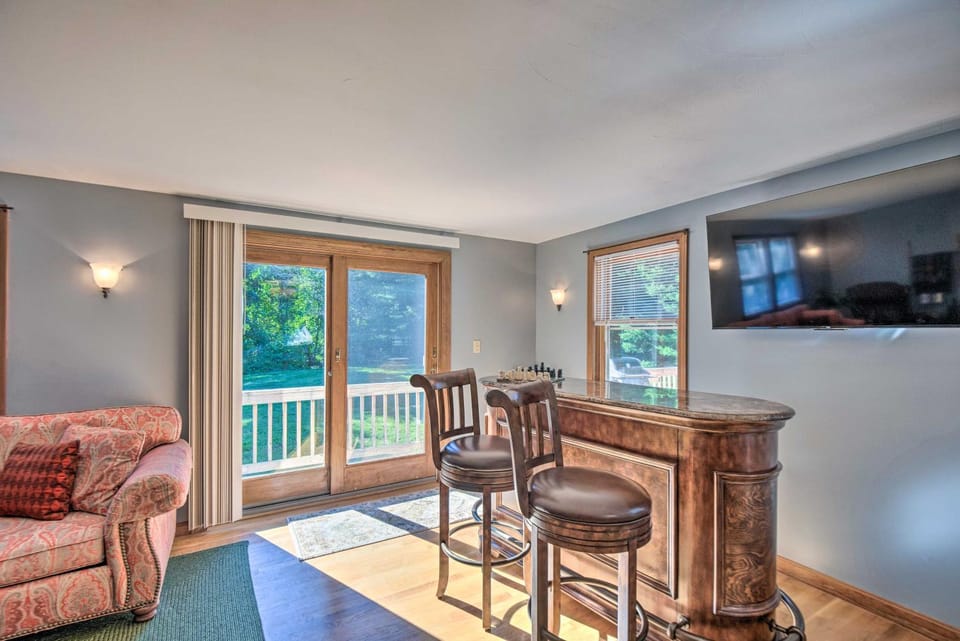 Charming Saco Home w/ Deck, 5 Mi to Beach! House in Saco