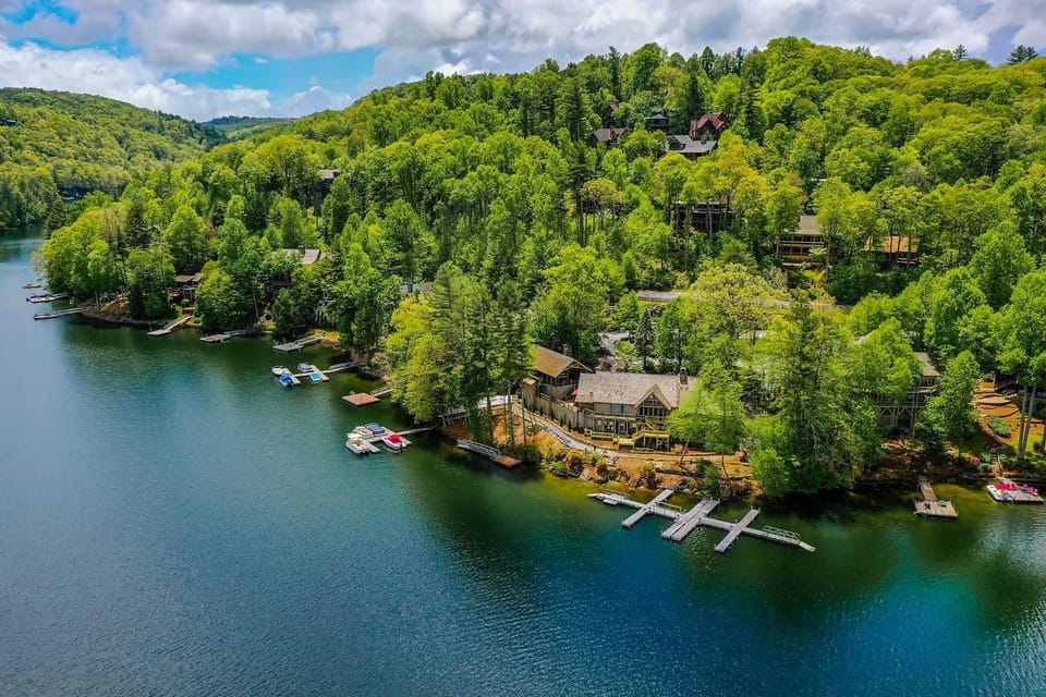 Incredible Lake Glenville Views: Cashiers Home House in Lake Glenville
