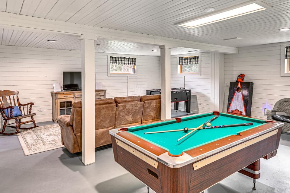 Newcomb Retreat w/ Mountain Views & Fire Pit! House in Adirondack Mountains