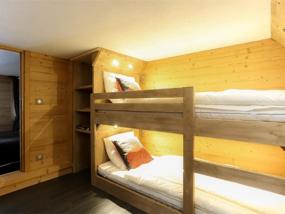 Duplex rénové à Val Thorens, 3 chambres, 6 pers, proche pistes et commerces - FR-1-637-49 Apartment in Les Allues