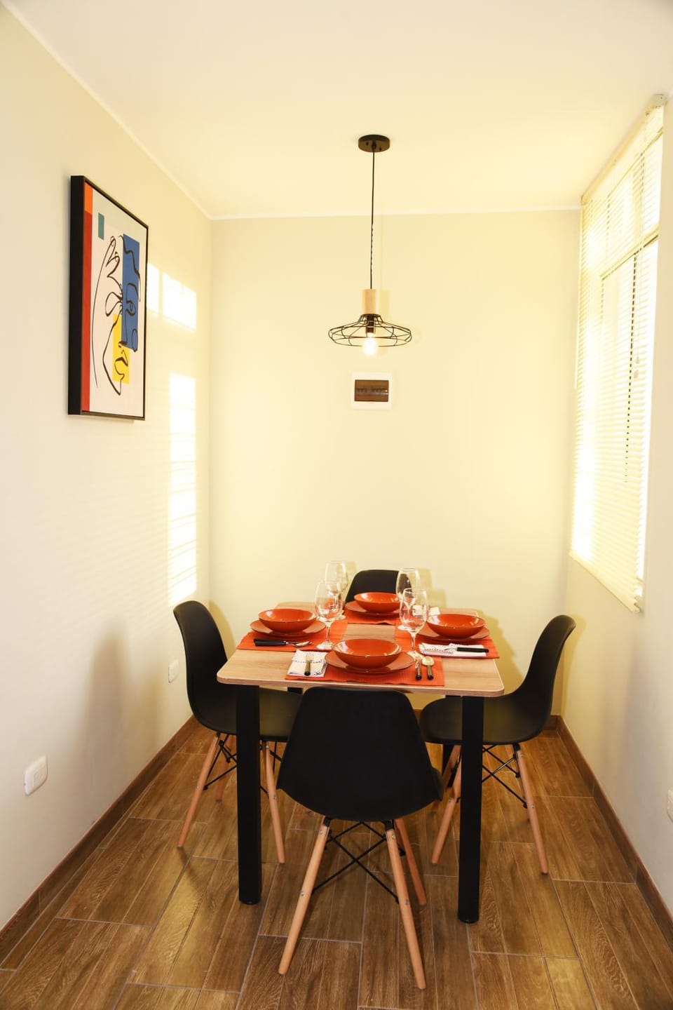 Seating area, Dining area