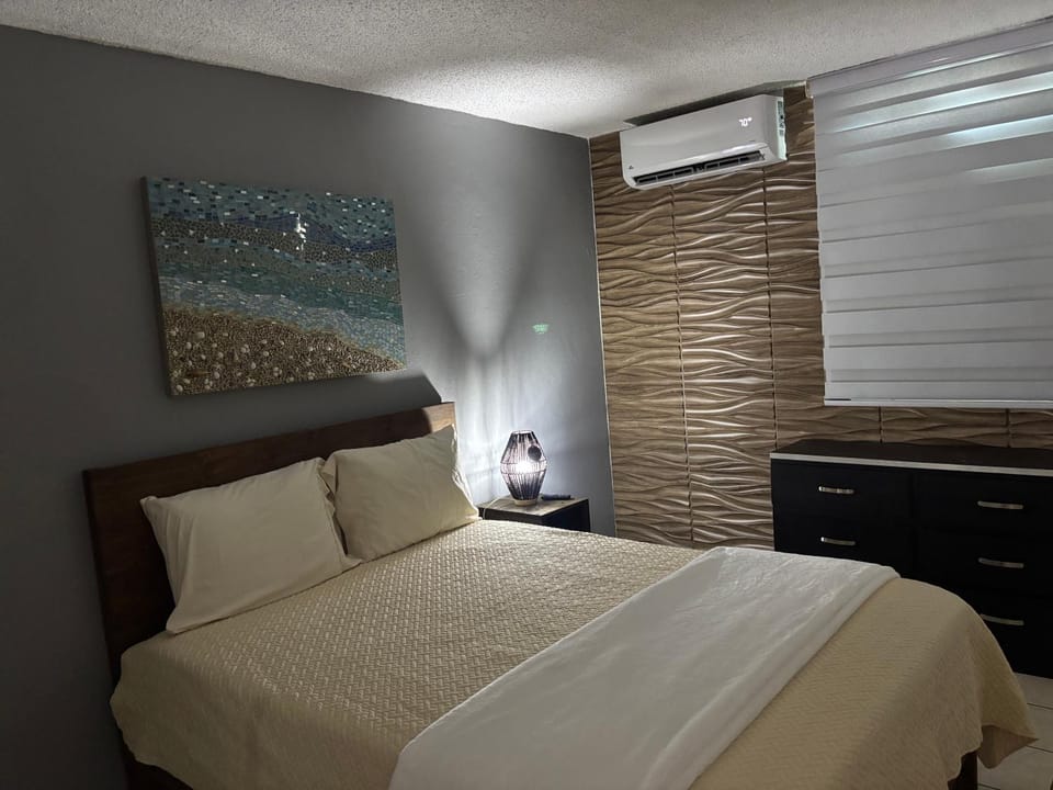Private apartment near sju Solar Battery Apartment in Carolina