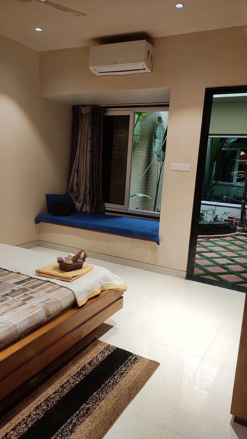 Seating area, Bedroom
