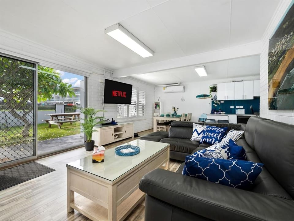 SKYES BEACH HOUSE spas sauna arcade machines House in Malua Bay