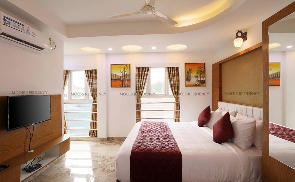 Bed, TV and multimedia, Photo of the whole room, Bedroom, fireplace, air conditioner