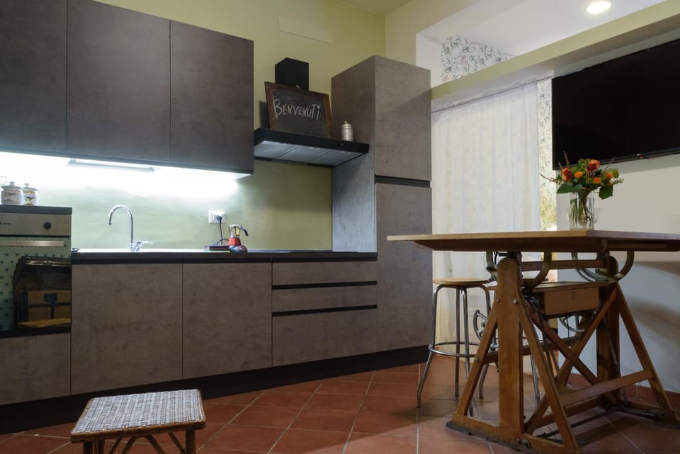 Kitchen or kitchenette