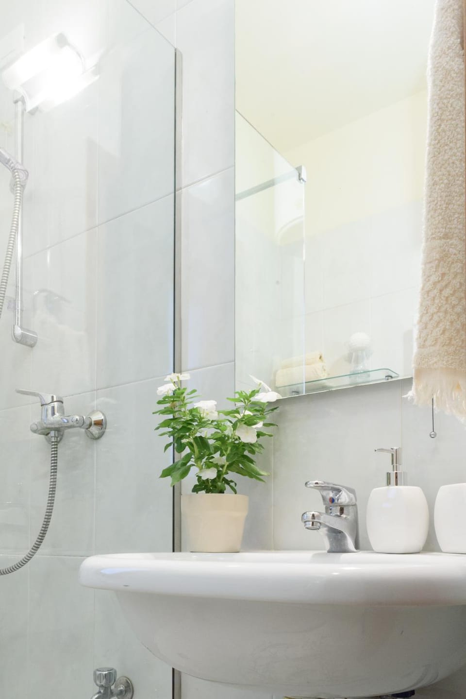 Shower, Bathroom, towels