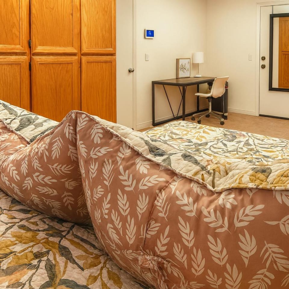 Photo of the whole room, Bedroom