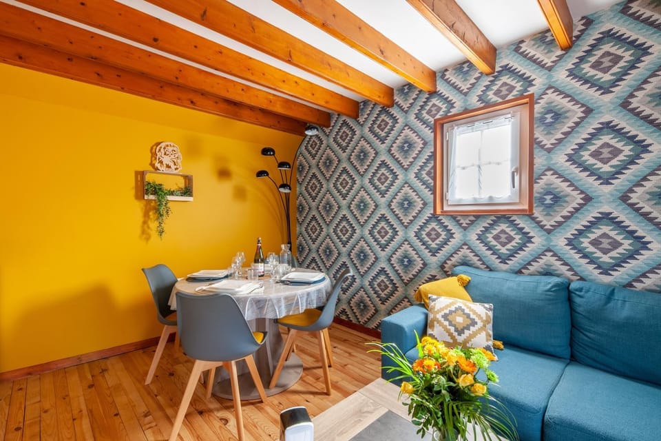 Living room, Dining area
